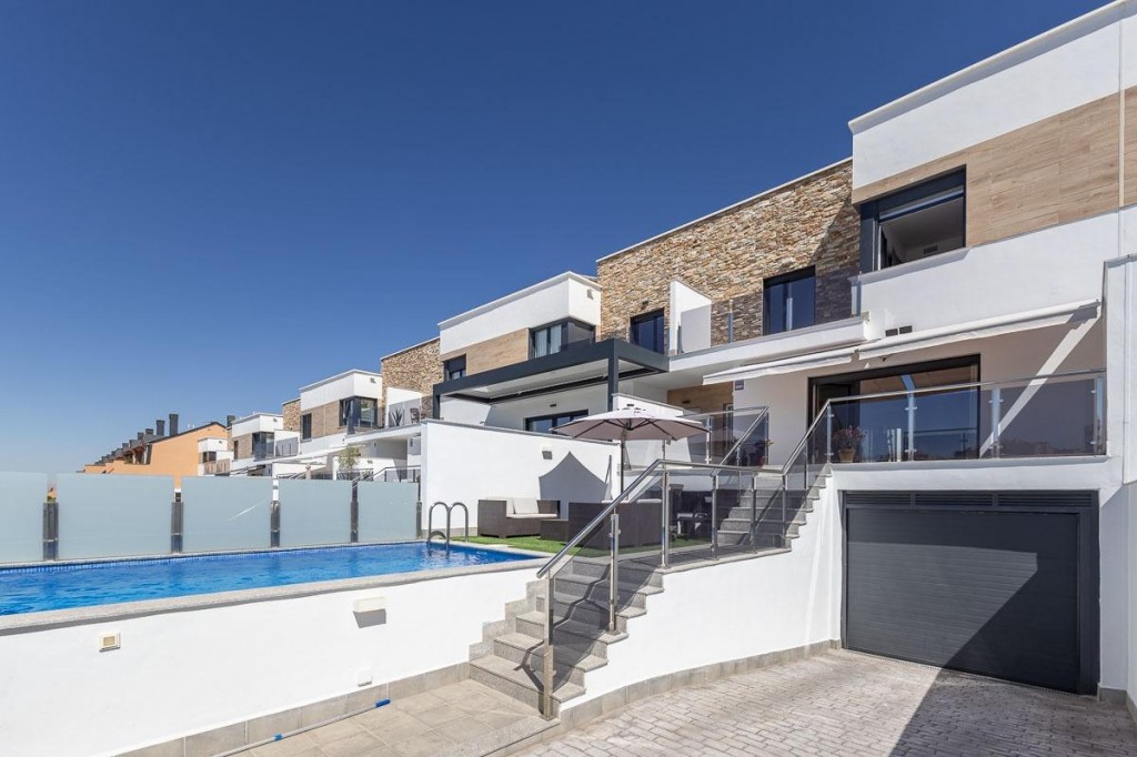 Imagen 1 de Casa-Chalet en Venta en Granada Granada BOLA DE ORO
