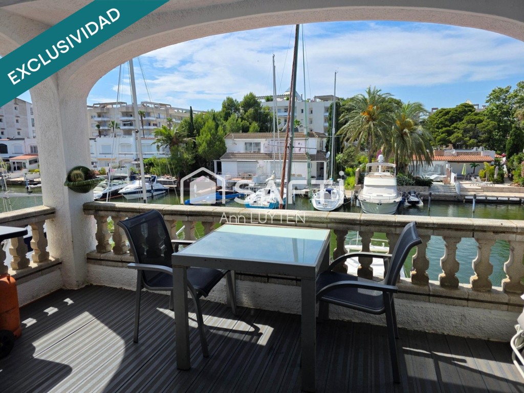 Imagen 2 de Apartamento con amarre privado y licencia turística Roses
