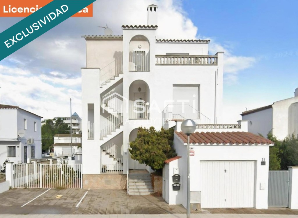 Imagen 3 de Apartamento con amarre privado y licencia turística Roses