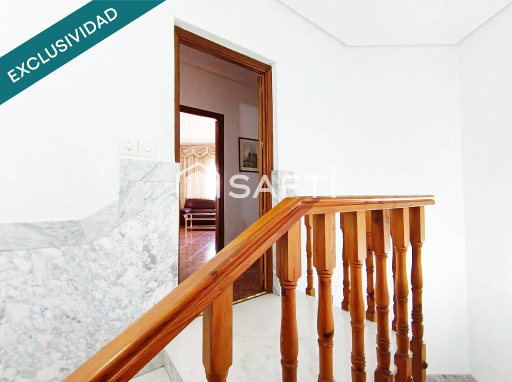 Imagen 2 de AMPLIA VIVIENDA DE 4 DORMITORIOS CON ALMACÉN/GARAJE INDEPENDIENTE DE 94 M² EN NAVAHERMOSA – MONTES DE TOLEDO