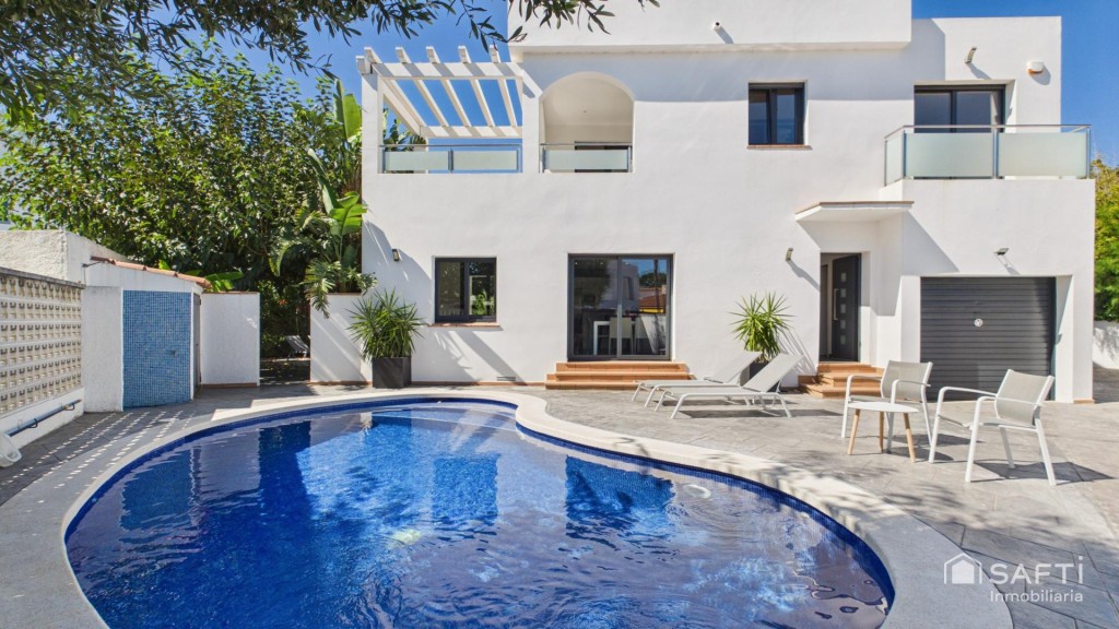 piscina y garaje