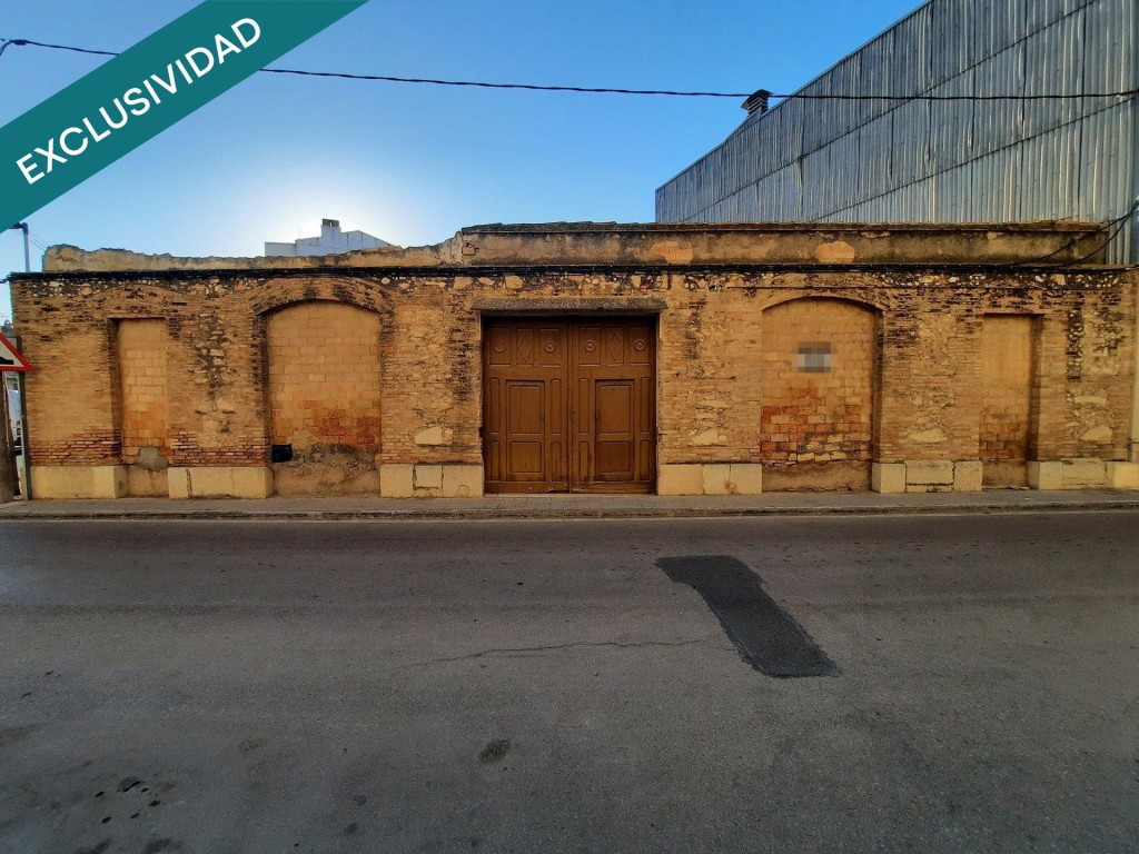 Imagen 2 de Solar urbano en esquina de 437 m² en Roquetes