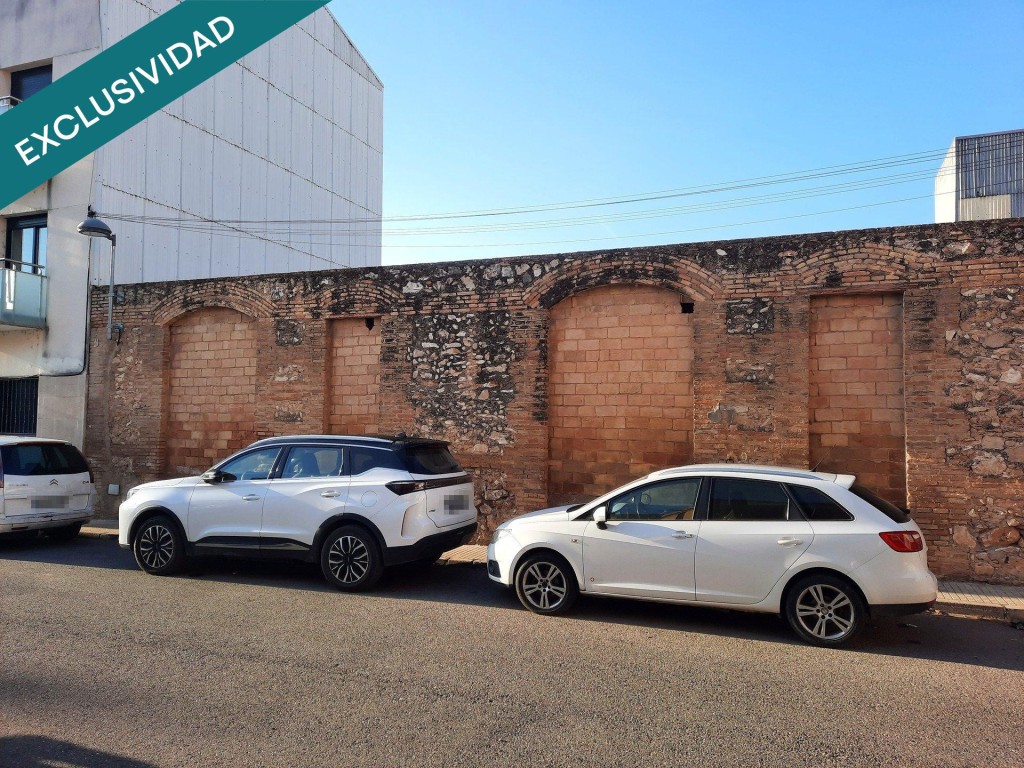Imagen 3 de Solar urbano en esquina de 437 m² en Roquetes