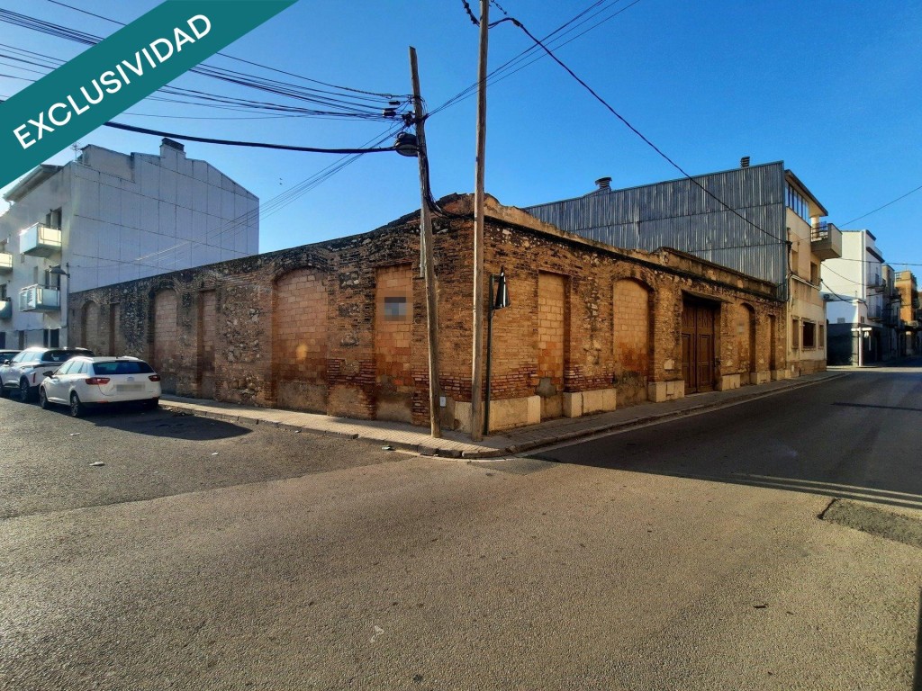 Imagen 1 de Solar urbano en esquina de 437 m² en Roquetes
