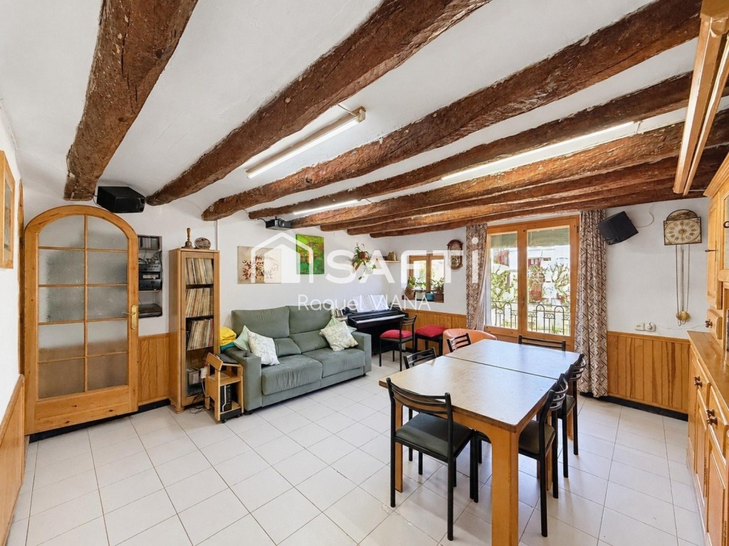 Imagen 1 de No es una casa más. Es una vivienda de 1880 con carácter.