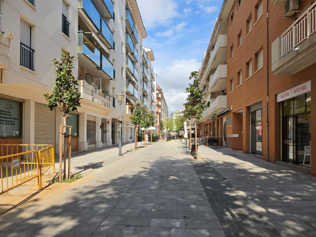 Imagen 3 de LOCAL COMERCIAL DE 60 M2 EN UNA DE LAS ZONAS MÁS TRANSITADAS DE CAMBRILS ?