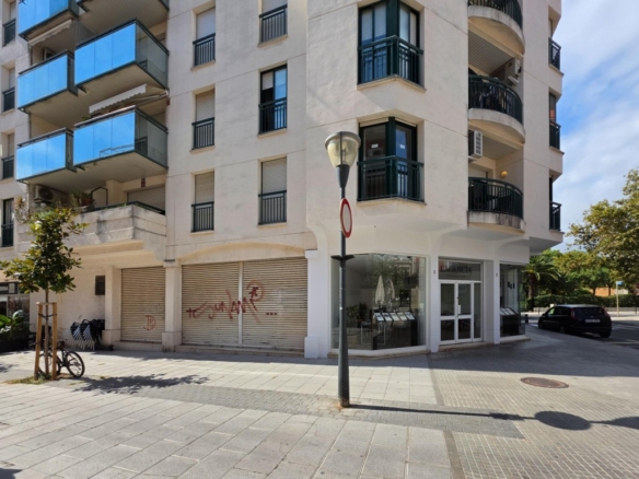 Imagen 4 de LOCAL COMERCIAL DE 60 M2 EN UNA DE LAS ZONAS MÁS TRANSITADAS DE CAMBRILS ?