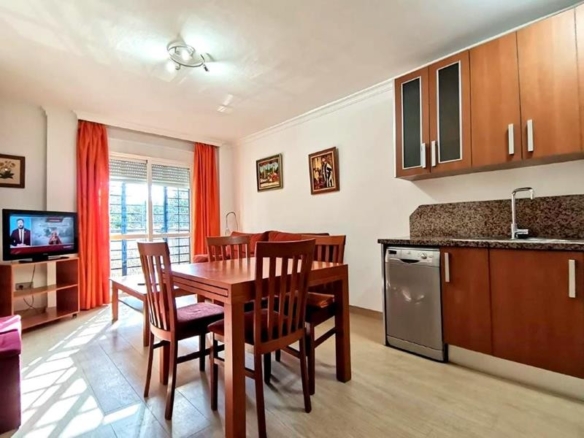 Imagen 1 de PRECIOSO PISO CON TERRAZA DE 2 DORMITORIOS