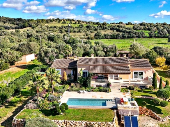 Imagen 1 de Casa de campo-Masía en Venta en Sant Llorenç Des Cardassar Baleares