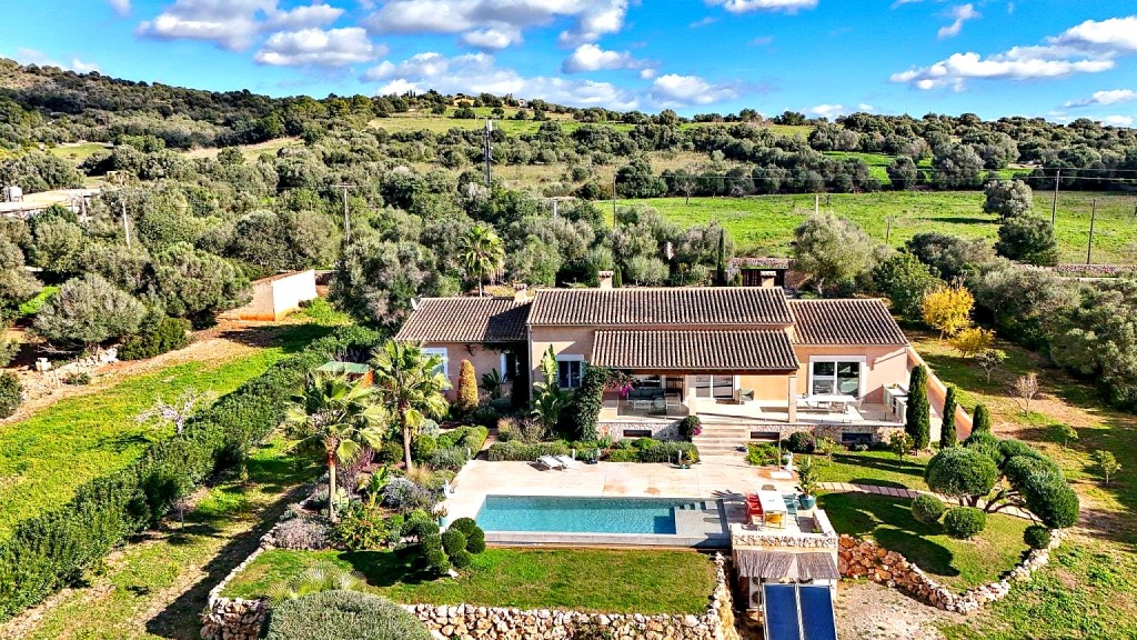 Imagen 1 de Casa de campo-Masía en Venta en Sant Llorenç Des Cardassar Baleares