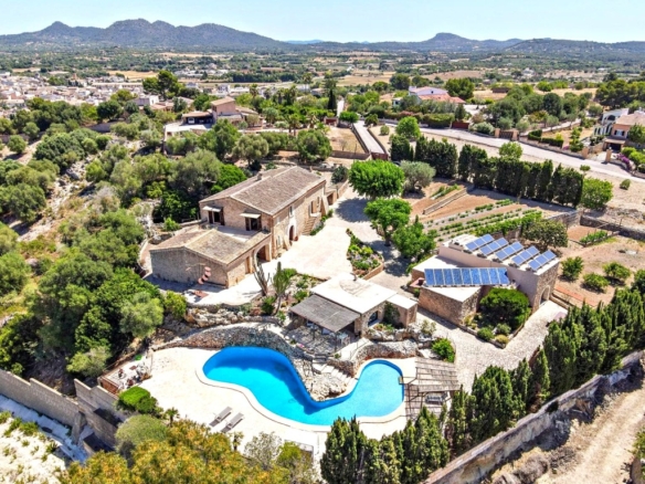 Imagen 2 de Casa de campo-Masía en Venta en Sant Llorenç Des Cardassar Baleares