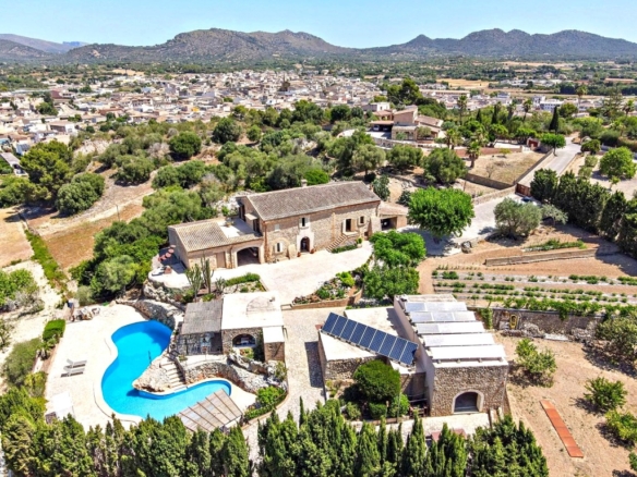 Imagen 1 de Casa de campo-Masía en Venta en Sant Llorenç Des Cardassar Baleares