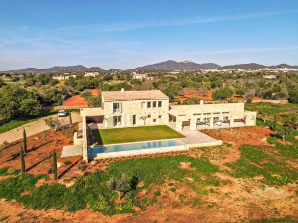 Imagen 1 de Casa de campo-Masía en Venta en Santanyi Baleares