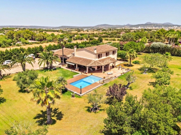 Imagen 1 de Casa de campo-Masía en Venta en Manacor Baleares