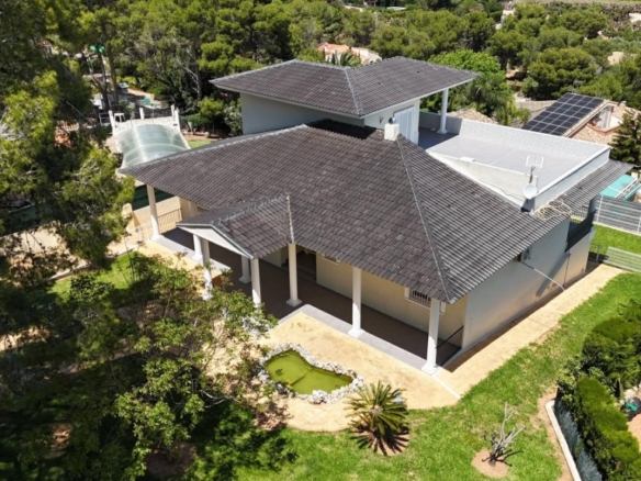 Imagen 1 de CHALET EXCLUSIVO CON GRAN PARCELA