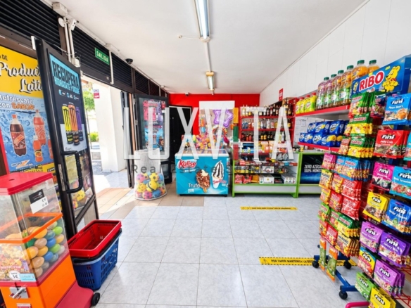 Imagen 4 de Traspaso de supermercado consolidado en Los Cristianos