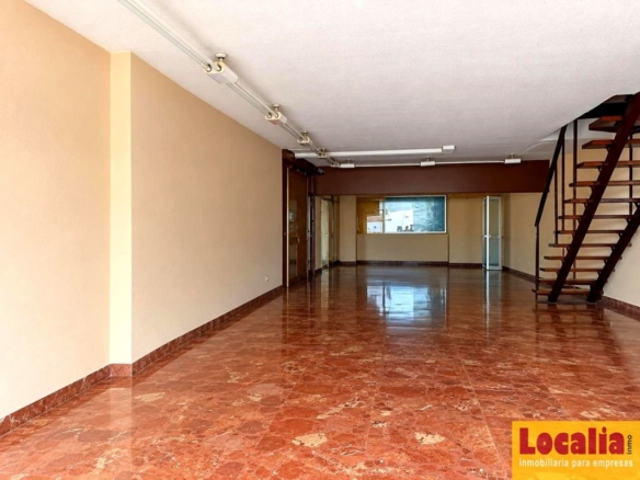 Imagen 2 de Amplio y versátil local en venta en Santander