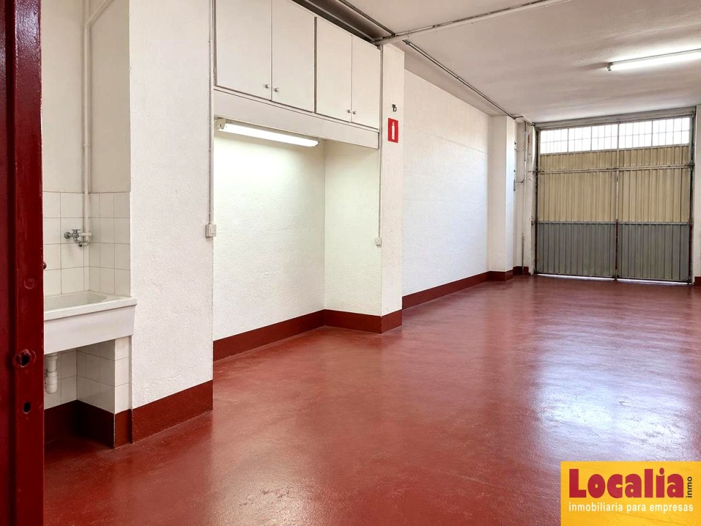 Imagen 1 de Amplio y versátil local en venta en Santander
