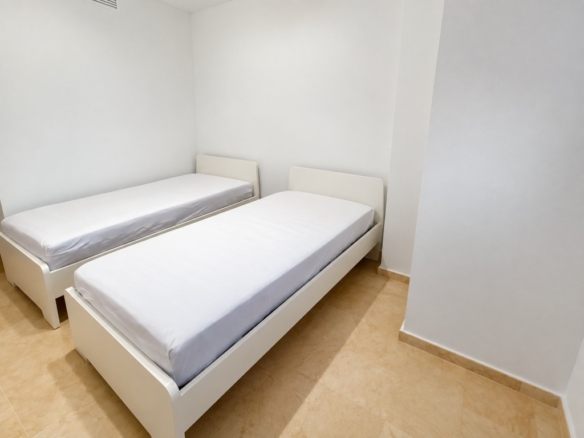Imagen 3 de SEPTIEMBRE A JUNIO ALQUILER DE PISO DE 2 HABITACIONES CON GARAJE Y ¡CERCA DE LA PLAYA!SEPTIEMBRE A JUNIO