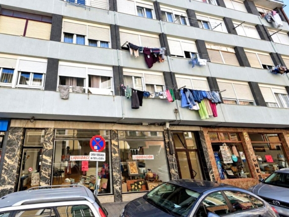 Imagen 2 de Piso ocupado en venta Santoña - Oportunidad para inversores