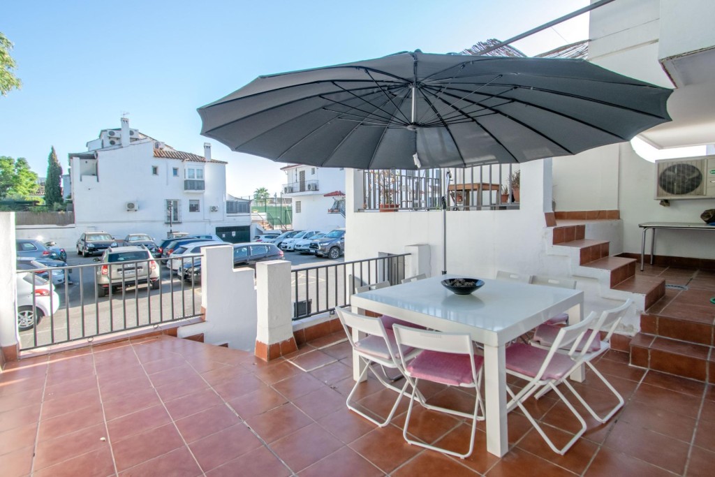 Imagen 3 de Estupenda vivienda pareada en Tomares en Urbanización Sport Aljarafe!!!