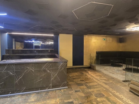 Imagen 4 de LOCAL COMERCIAL INSONORIZADO Y CON SALIDA DE HUMOS EN VILLANUEVA DE LA CAÑADA