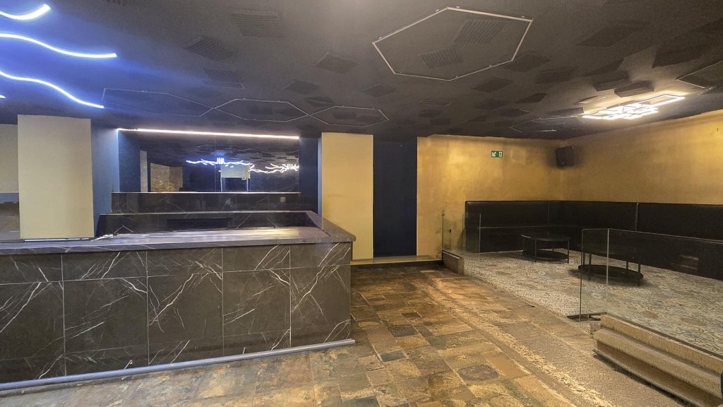 Imagen 4 de LOCAL COMERCIAL INSONORIZADO Y CON SALIDA DE HUMOS EN VILLANUEVA DE LA CAÑADA