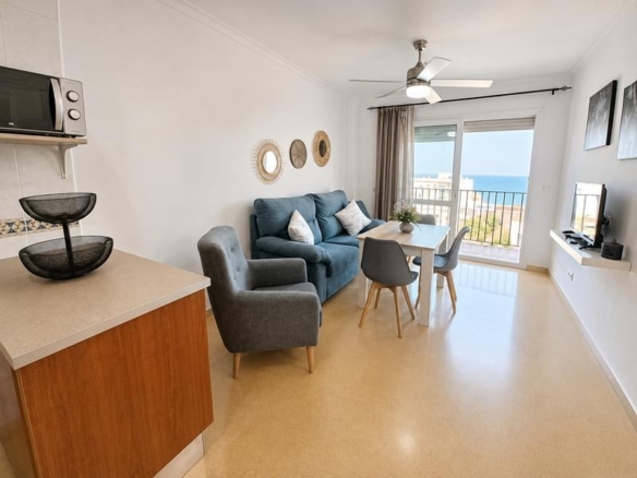 Imagen 1 de EXCLUSIVO PISO EN ALQUILER CON VISTAS AL MAR EN SABINILLAS LARGA TEMPORADA