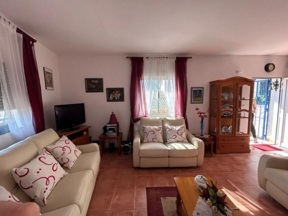 Imagen 4 de Casa-Chalet en Venta en Rafol de Almunia Alicante