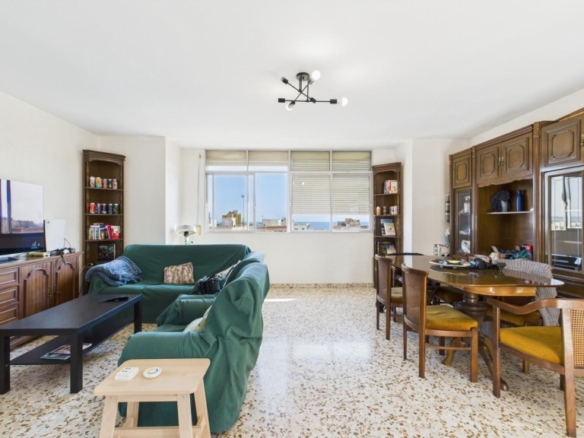 Imagen 2 de Àtico a la venta - Potencial indudable - Vista al mar - C/ Ricardo Ortega - Palma