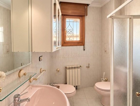Imagen 3 de Gran vivienda en Armilla junto al metro