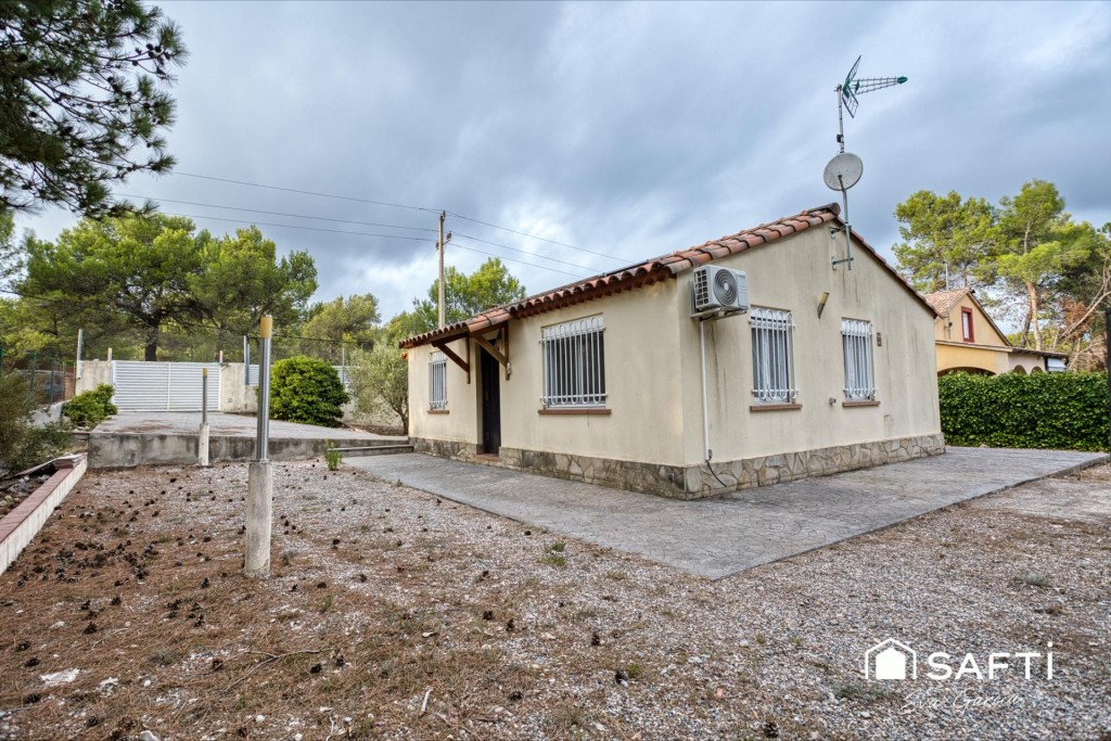 Imagen 2 de Casa con potencial ubicada en parcela 1000 m² Querol