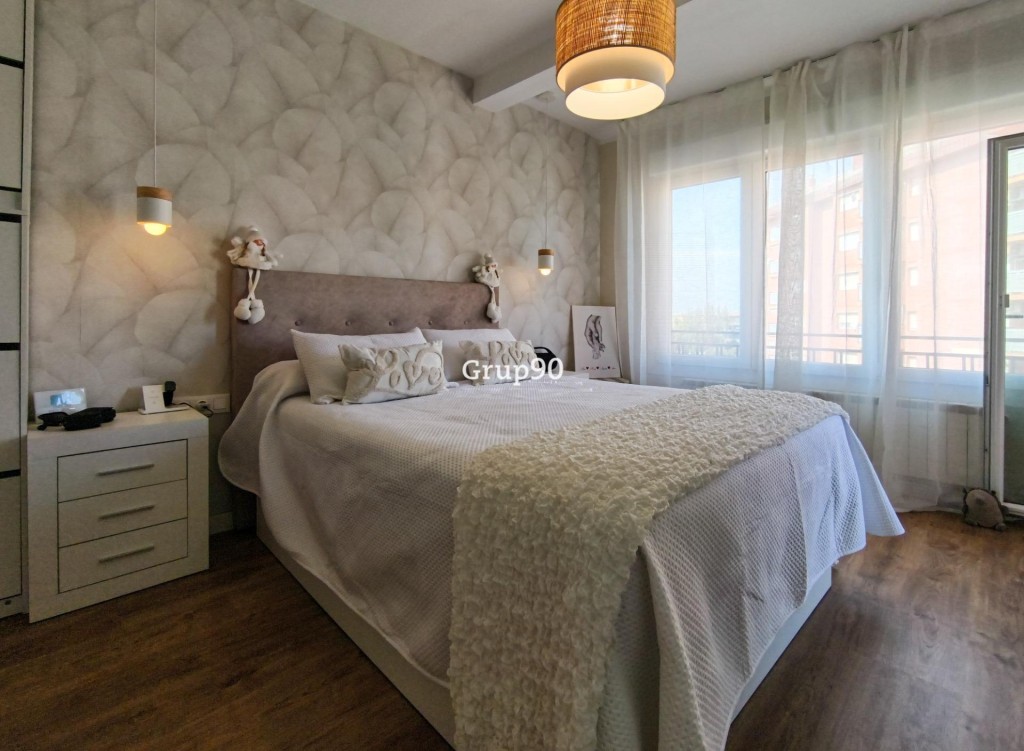 Imagen 4 de PISO DE 111 M2 TOTALMENTE REFORMADO CON 2 BALCONES JUNTO AL PASSEIG DE RONDA