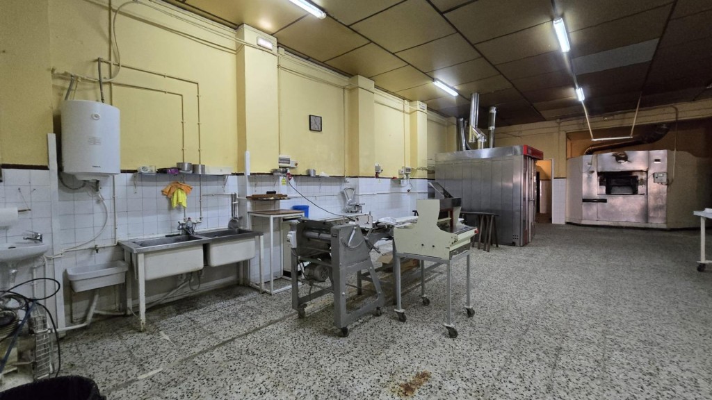 Imagen 3 de GRAN LOCAL EN VENTA CON POTENCIAL COMERCIAL Y RESIDENCIAL EN EL CENTRO DE PILAS