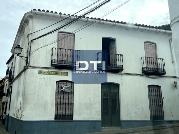 Imagen 3 de CASA DE PUEBLO EN EL CENTRO DE CORTEGANA