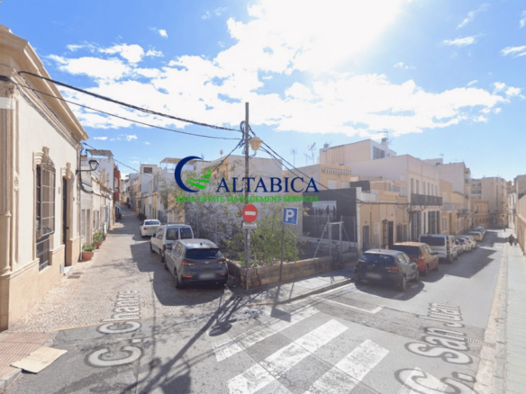 Imagen 1 de Casa-Chalet en Venta en Almería Almería