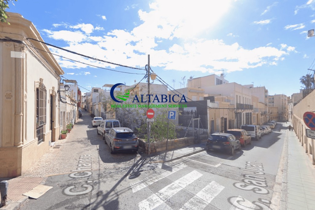 Imagen 1 de Casa-Chalet en Venta en Almería Almería