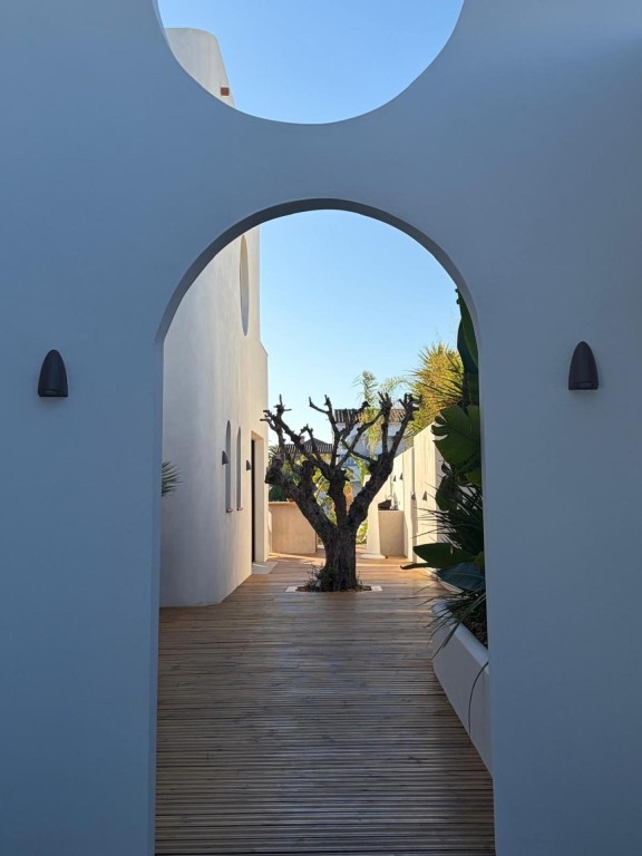 Imagen 2 de Villa de arquitecto de excepción en Empuriabrava