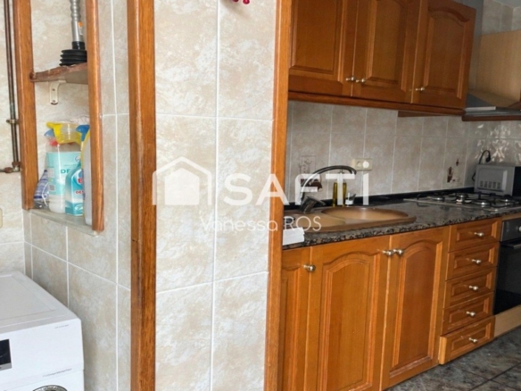 Imagen 3 de Descubre este acogedor piso y su excelente comunicación con Barcelona.