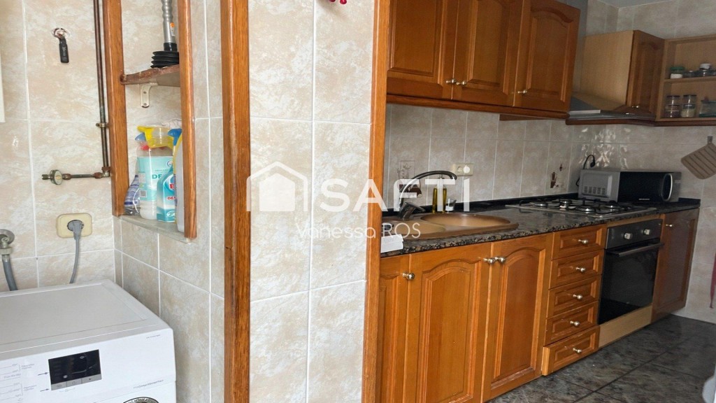 Imagen 3 de Descubre este acogedor piso y su excelente comunicación con Barcelona.