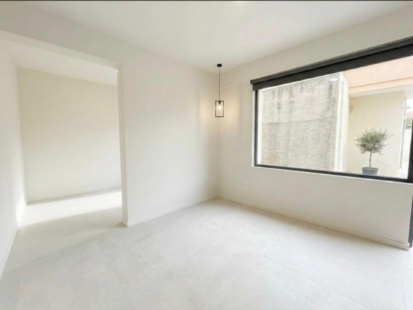 Imagen 1 de LOCAL EN VENTA EN EL PORVENIR – 25 m2 CON MUCHÍSIMAS POSIBILIDADES