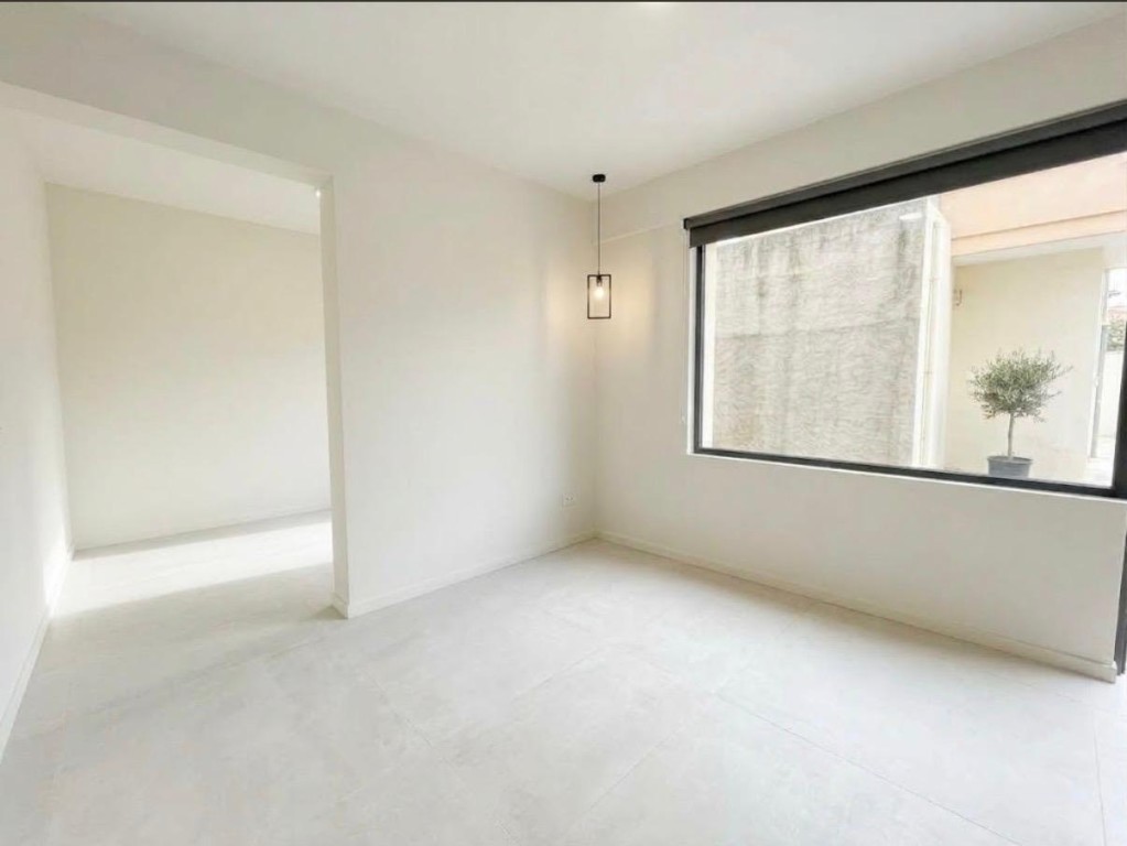 Imagen 1 de LOCAL EN VENTA EN EL PORVENIR – 25 m2 CON MUCHÍSIMAS POSIBILIDADES
