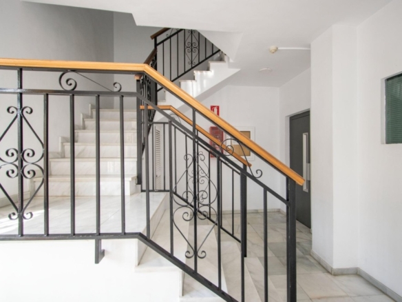 Imagen 2 de ¡Oportunidad única en Torreblanca! Espectacular piso completamente reformado y amueblado