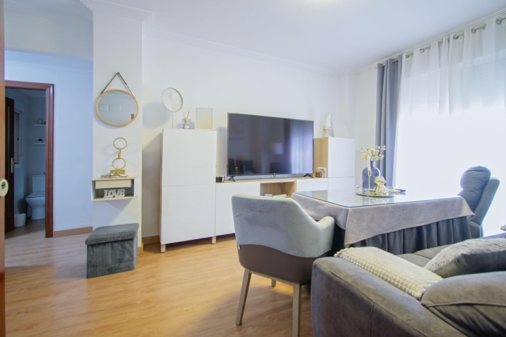 Imagen 3 de ¡Oportunidad única en Torreblanca! Espectacular piso completamente reformado y amueblado
