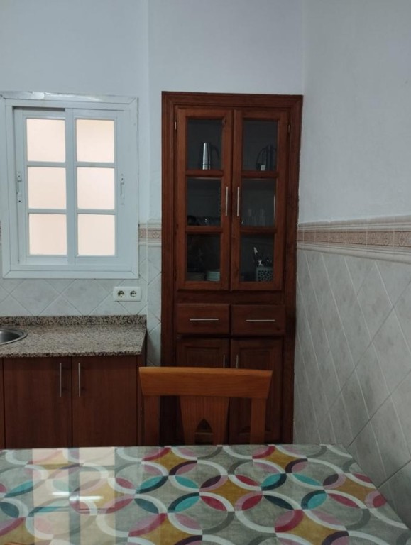 Imagen 3 de APARTAMENTO BAJO DE 1 DORMITORIO CERCA DEL MAR EN ZONA CENTRO