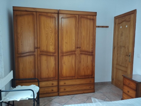 Imagen 4 de APARTAMENTO BAJO DE 1 DORMITORIO CERCA DEL MAR EN ZONA CENTRO