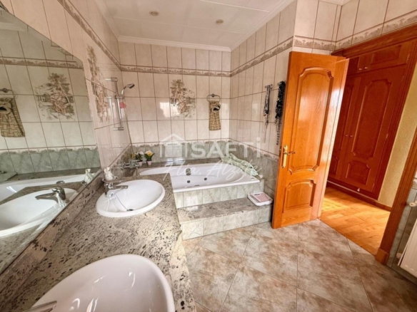 Imagen 2 de Preciosa casa en urbanización Masnou