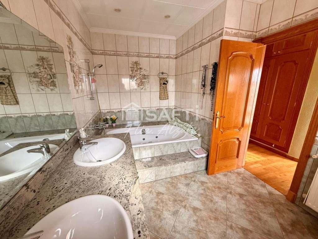 Imagen 2 de Preciosa casa en urbanización Masnou