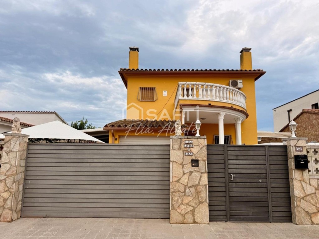 Imagen 1 de Preciosa casa en urbanización Masnou