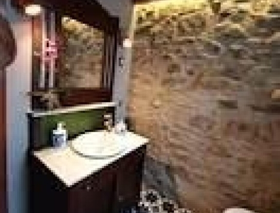 Imagen 3 de Encantadora Casa de Piedra Rehabilitada en Vimianzo - ¡Lista Para Entrar a Vivir!